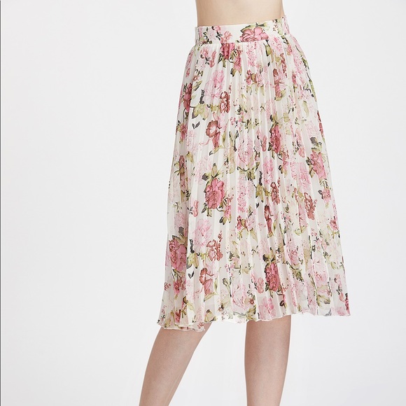 🆕👛Chiffon floral accordion knee length skirt - Picture 2 of 6